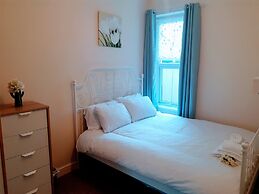 The Hazel Oak Apartment