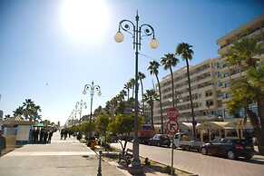 2 bed Apartment Overlooking Pool - Oroklini