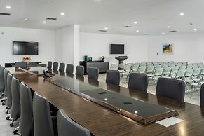 Koi Resort Saint Kitts, Curio Collection by Hilton