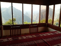 Llactapata Lodge Overlooking MachuPicchu