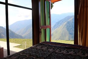 Llactapata Lodge Overlooking MachuPicchu