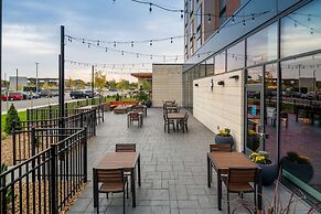 Hilton Garden Inn Milwaukee Brookfield Conference Center, WI