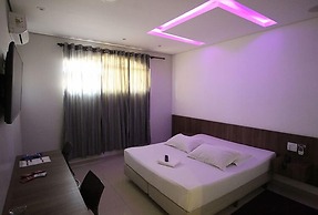 Plaza Motel - Adults Only