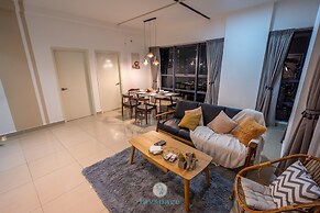 Arte Plus KLCC by FavSpace