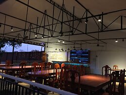 Rattanakvisal Boutique