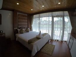 Rattanakvisal Boutique