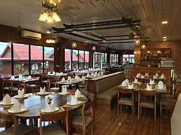 Rattanakvisal Boutique