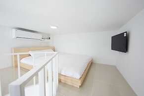 Pool Villa Shiny River