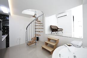 Pool Villa Shiny River