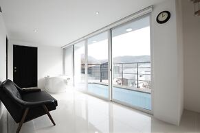 Pool Villa Shiny River