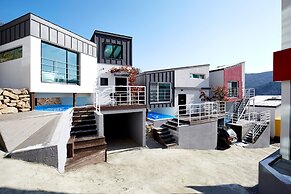 Pool Villa Shiny River