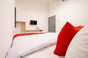 Super OYO 2041 Griya Aneka