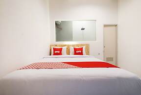 Super OYO 2041 Griya Aneka