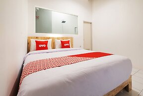 Super OYO 2041 Griya Aneka