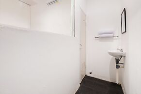 Super OYO 2041 Griya Aneka