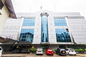 OYO 2065 Holly Sentosa Hotel