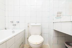 OYO 2065 Holly Sentosa Hotel