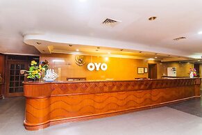OYO 2065 Holly Sentosa Hotel