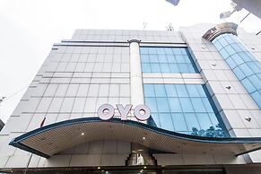 OYO 2065 Holly Sentosa Hotel