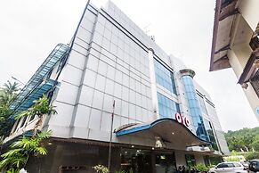 OYO 2065 Holly Sentosa Hotel