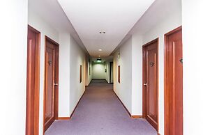 OYO 2065 Holly Sentosa Hotel