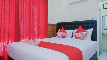 OYO 1190 Griya Soeratin Residence Syariah