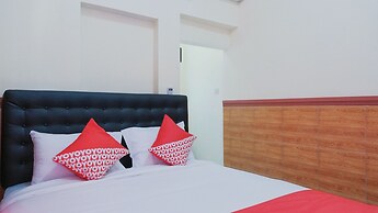 OYO 1190 Griya Soeratin Residence Syariah
