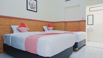 OYO 1190 Griya Soeratin Residence Syariah