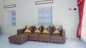 OYO 1190 Griya Soeratin Residence Syariah