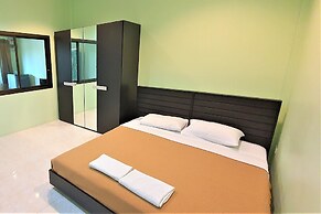 Chalong Stay Well by Palai Seafood