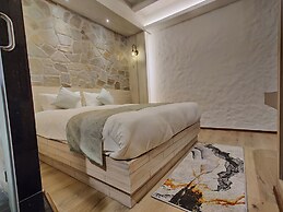 Arushi Boutique Hotel