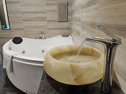 Arushi Boutique Hotel