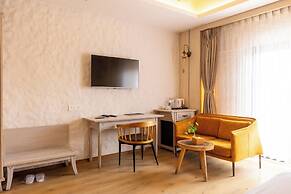 Arushi Boutique Hotel