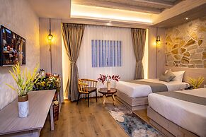 Arushi Boutique Hotel