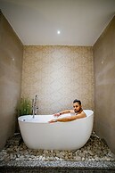 Arushi Boutique Hotel