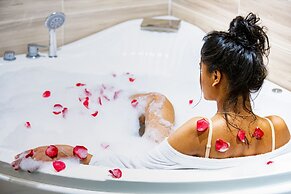 Arushi Boutique Hotel