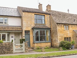 The Cottage at Broadway