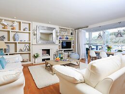 Quayside, Dart Marina