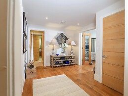 Quayside, Dart Marina