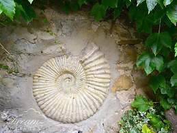 Fossil Barn