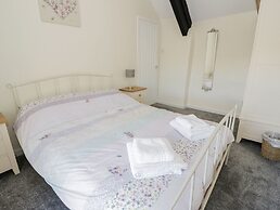 5 Ceirnioge Cottages