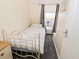 5 Ceirnioge Cottages