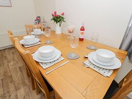 5 Ceirnioge Cottages