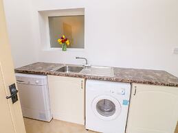 Woodthorpe Cruck Cottage