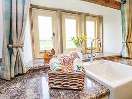 Woodthorpe Cruck Cottage