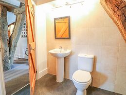 Woodthorpe Cruck Cottage