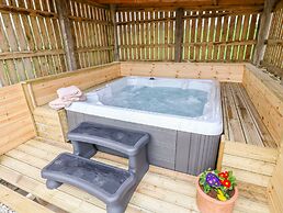 Woodthorpe Cruck Cottage