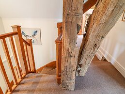 Woodthorpe Cruck Cottage