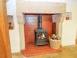 Woodthorpe Cruck Cottage