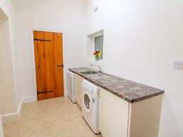 Woodthorpe Cruck Cottage